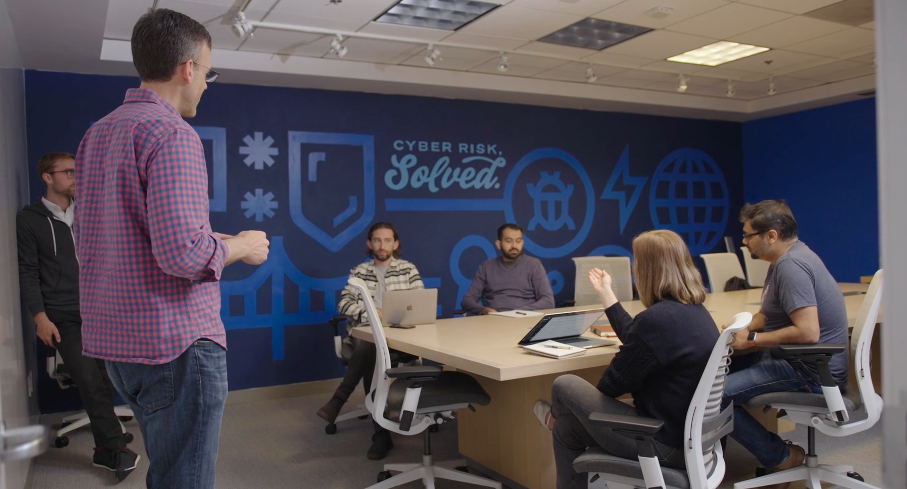 10 Best Internal Communications Videos For Your Team (2024)